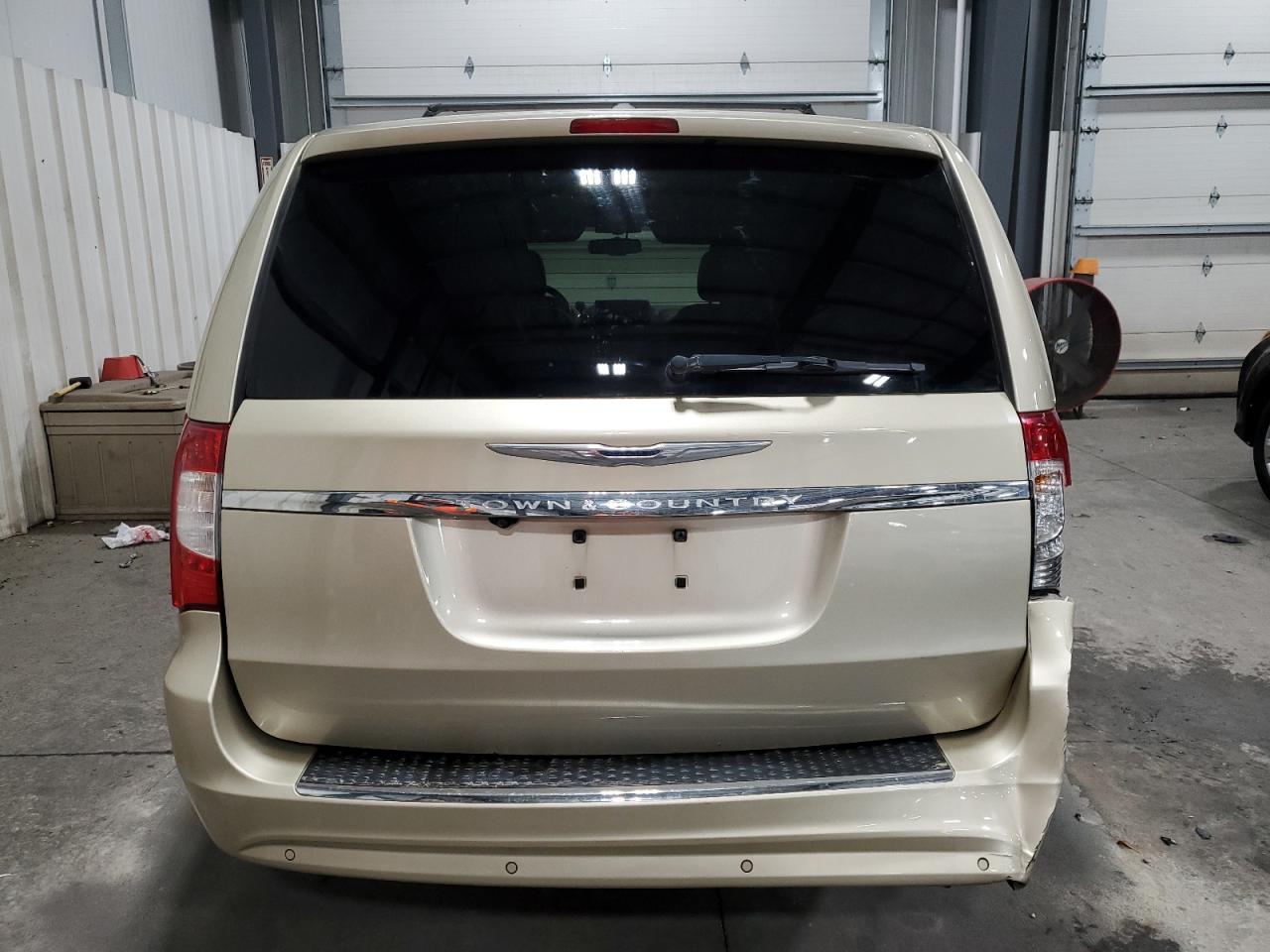 2011 Chrysler Town & Country Touring L VIN: 2A4RR8DG0BR704186 Lot: 77626794