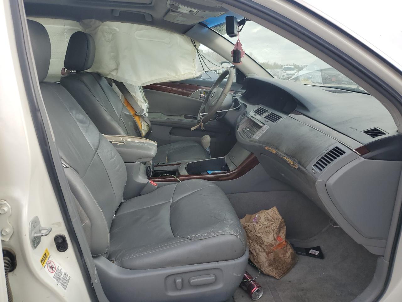 2010 Toyota Avalon - Image 7
