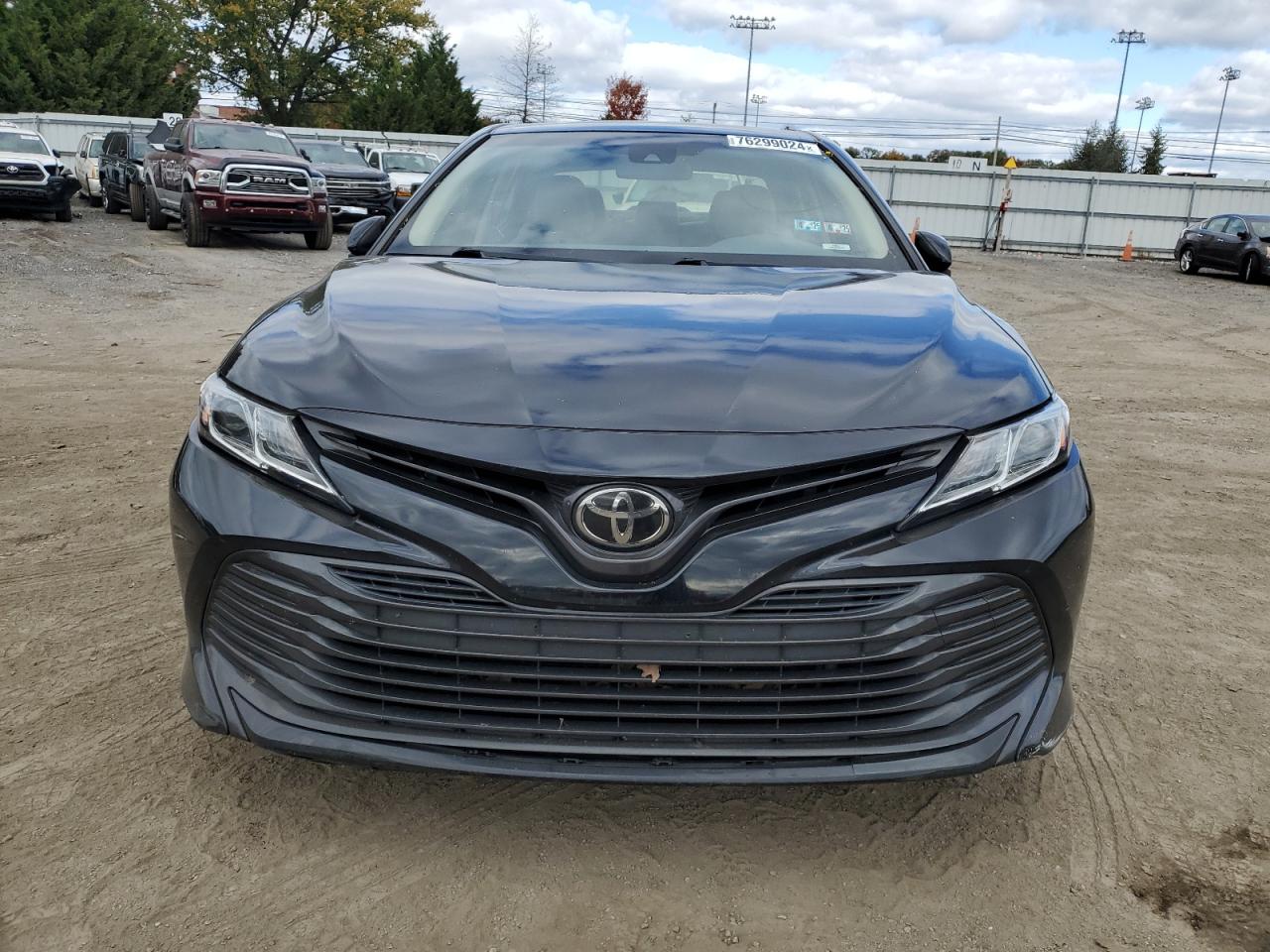 VIN JTNB11HK4J3031832 2018 TOYOTA CAMRY no.5