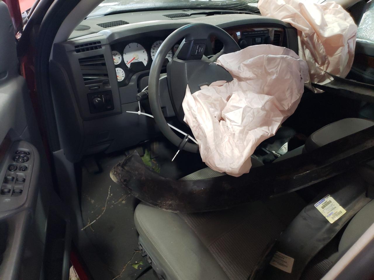 2006 Dodge RAM - Image 8