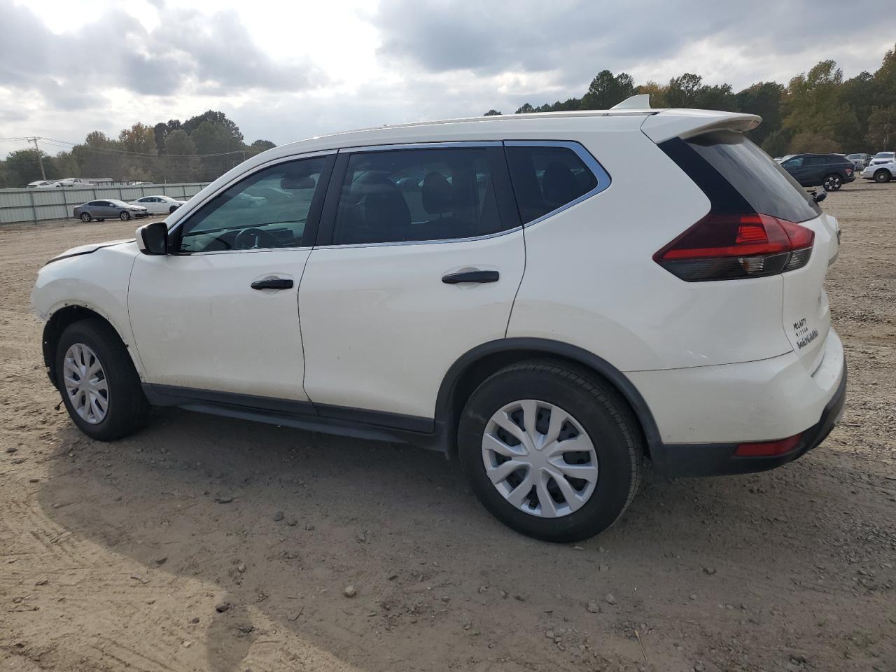 2020 Nissan Rogue - Image 2