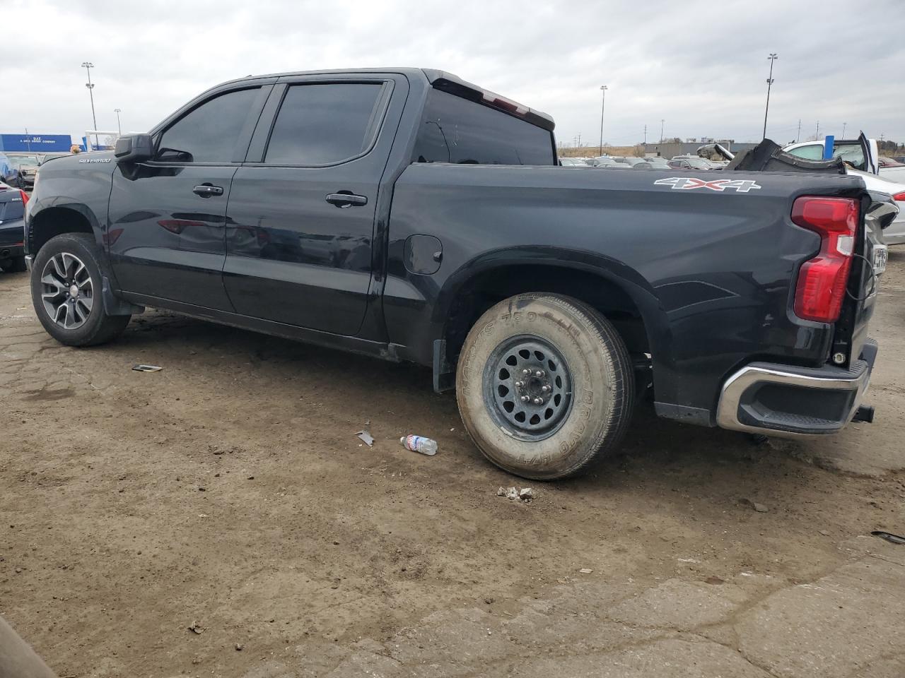 2022 Chevrolet Silverado - Image 2