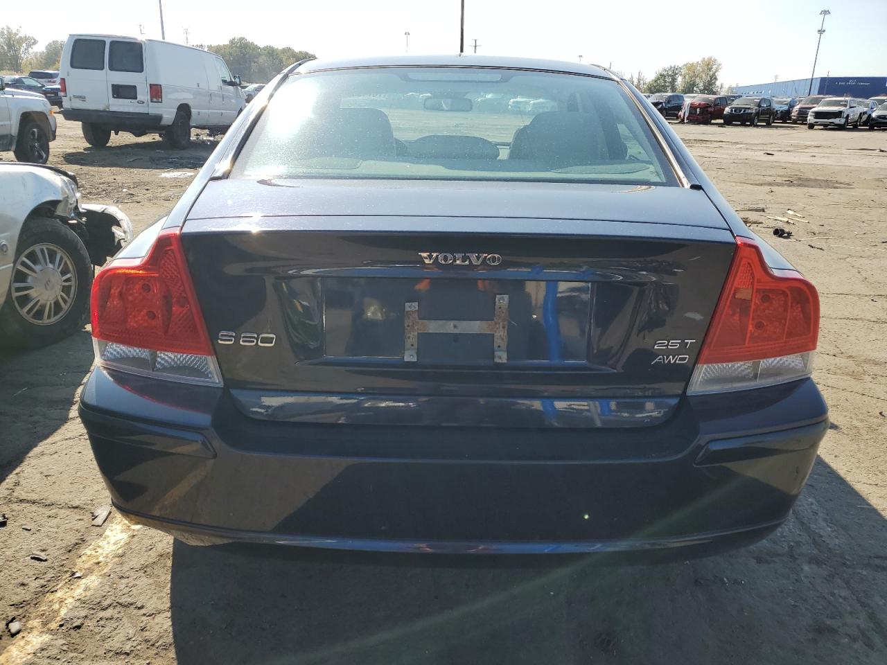 2005 Volvo S60 2.5T VIN: YV1RH592752430678 Lot: 76719624