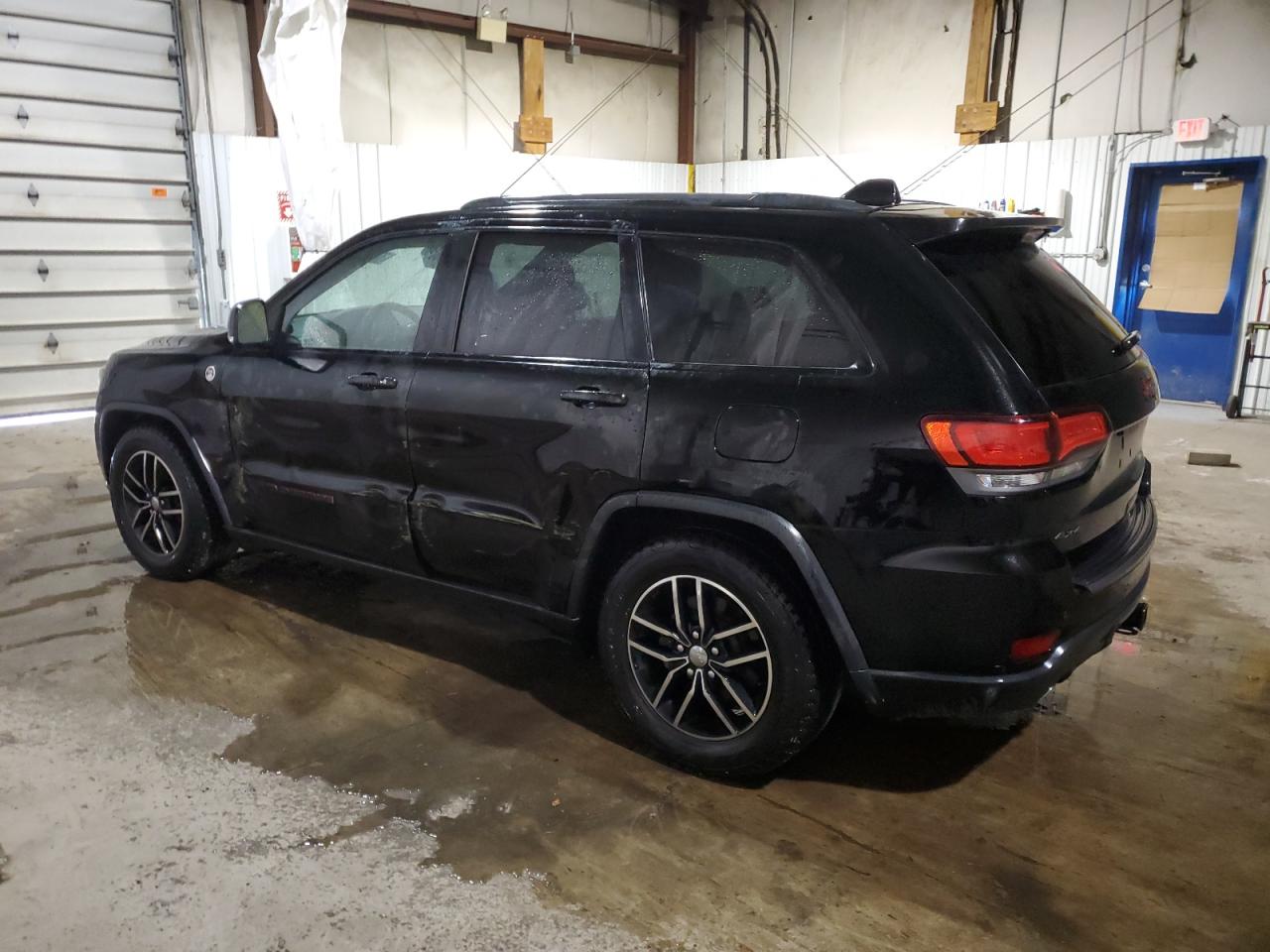 2017 Jeep Grand Cherokee - Image 2