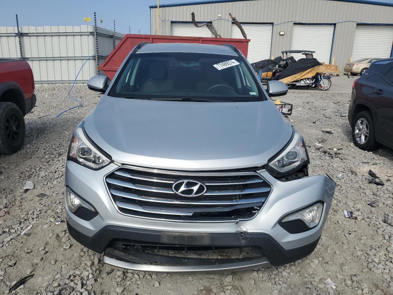 2016 Hyundai Santa Fe - Image 5