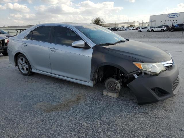  TOYOTA CAMRY 2013 Сріблястий