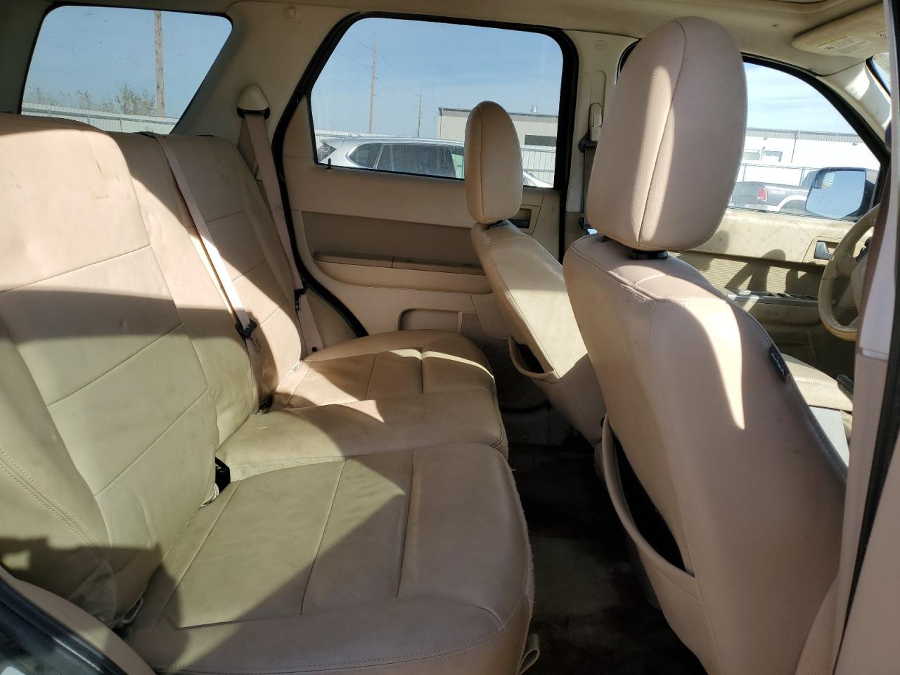 2010 Ford Escape - Image 12