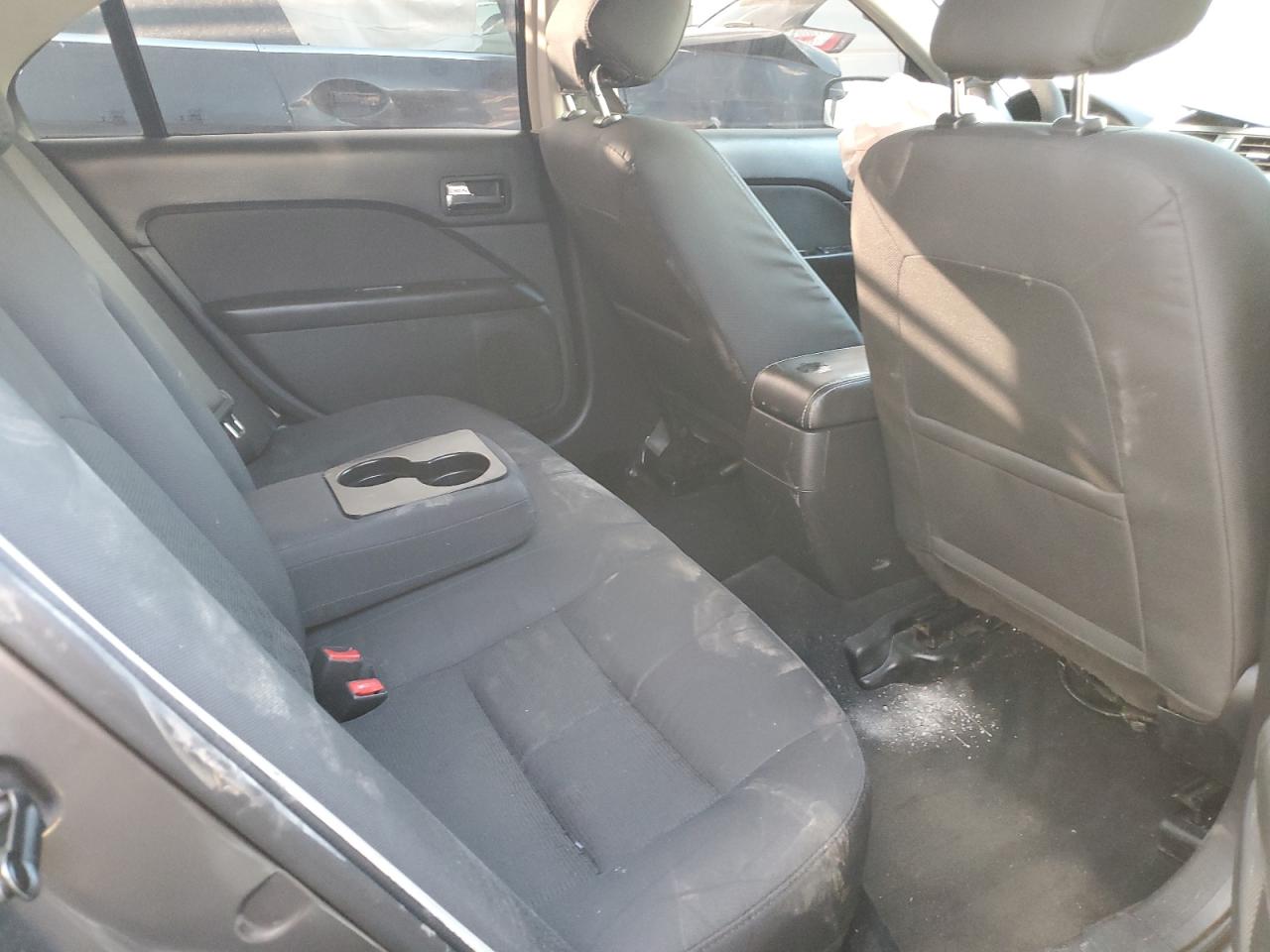 2012 Ford Fusion - Image 11