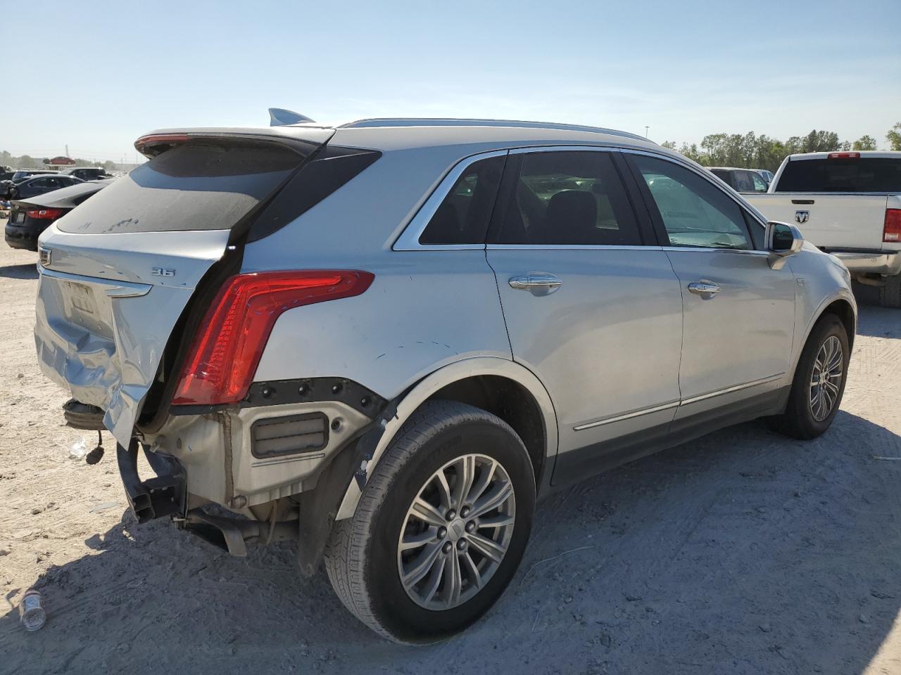 2017 Cadillac XT5 - Image 3
