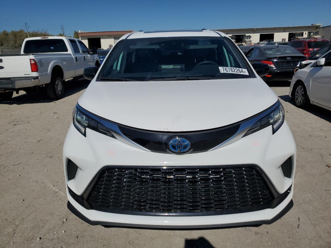 2022 Toyota Sienna - Image 5