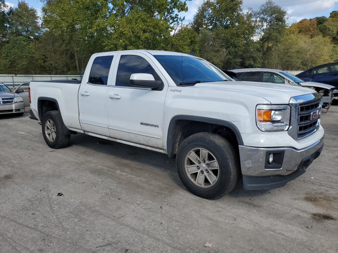 2015 GMC Sierra - Image 4