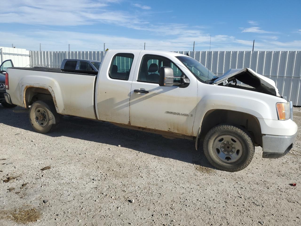 2007 GMC Sierra - Image 4