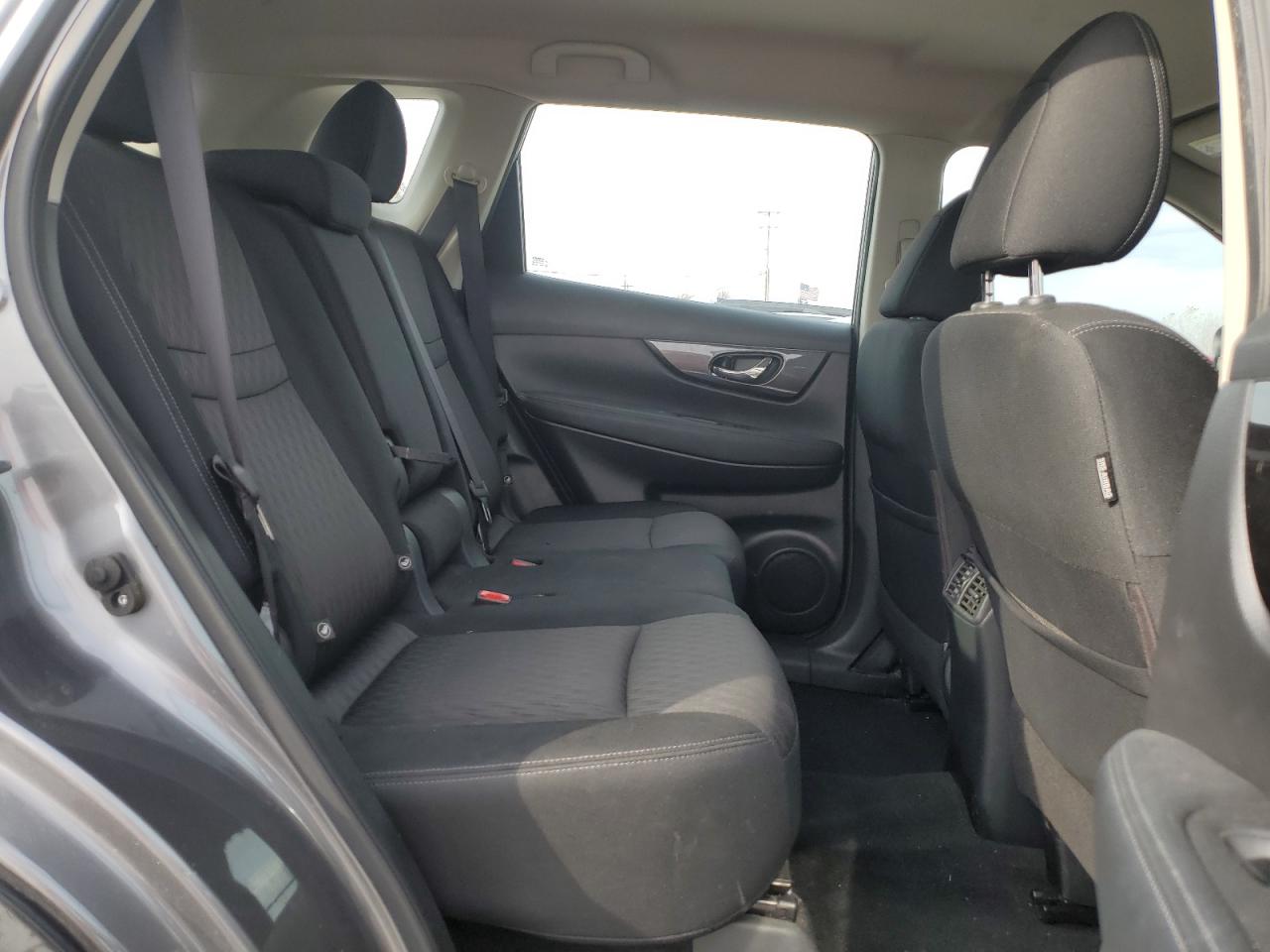 2017 Nissan Rogue - Image 11