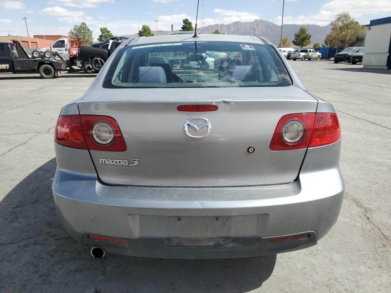 JM1BK32F551323113 2005 Mazda 3 I