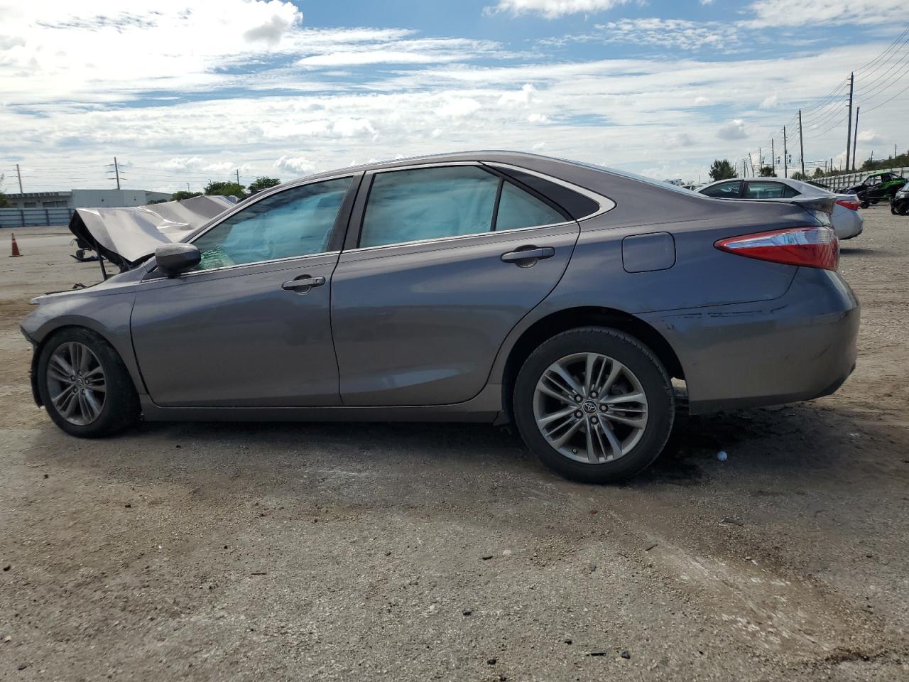 4T1BF1FK4GU183021 2016 TOYOTA CAMRY - Image 2