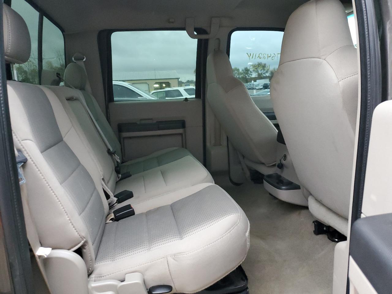 2008 Ford F250 - Image 10