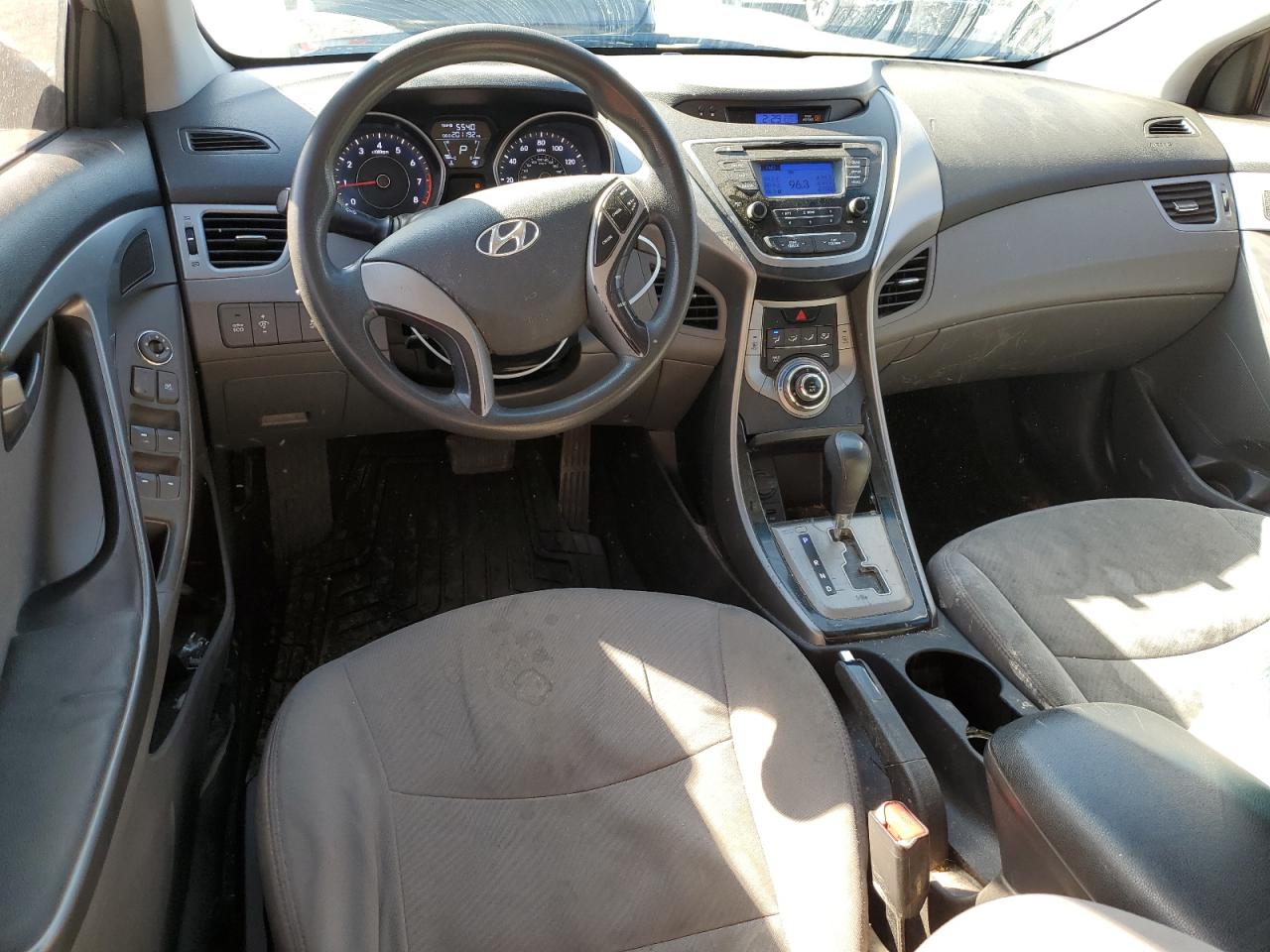 2013 Hyundai Elantra - Image 8