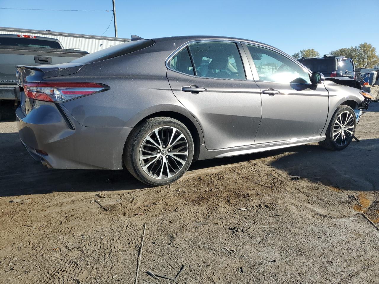 VIN 4T1B11HK3KU168711 2019 TOYOTA CAMRY no.3