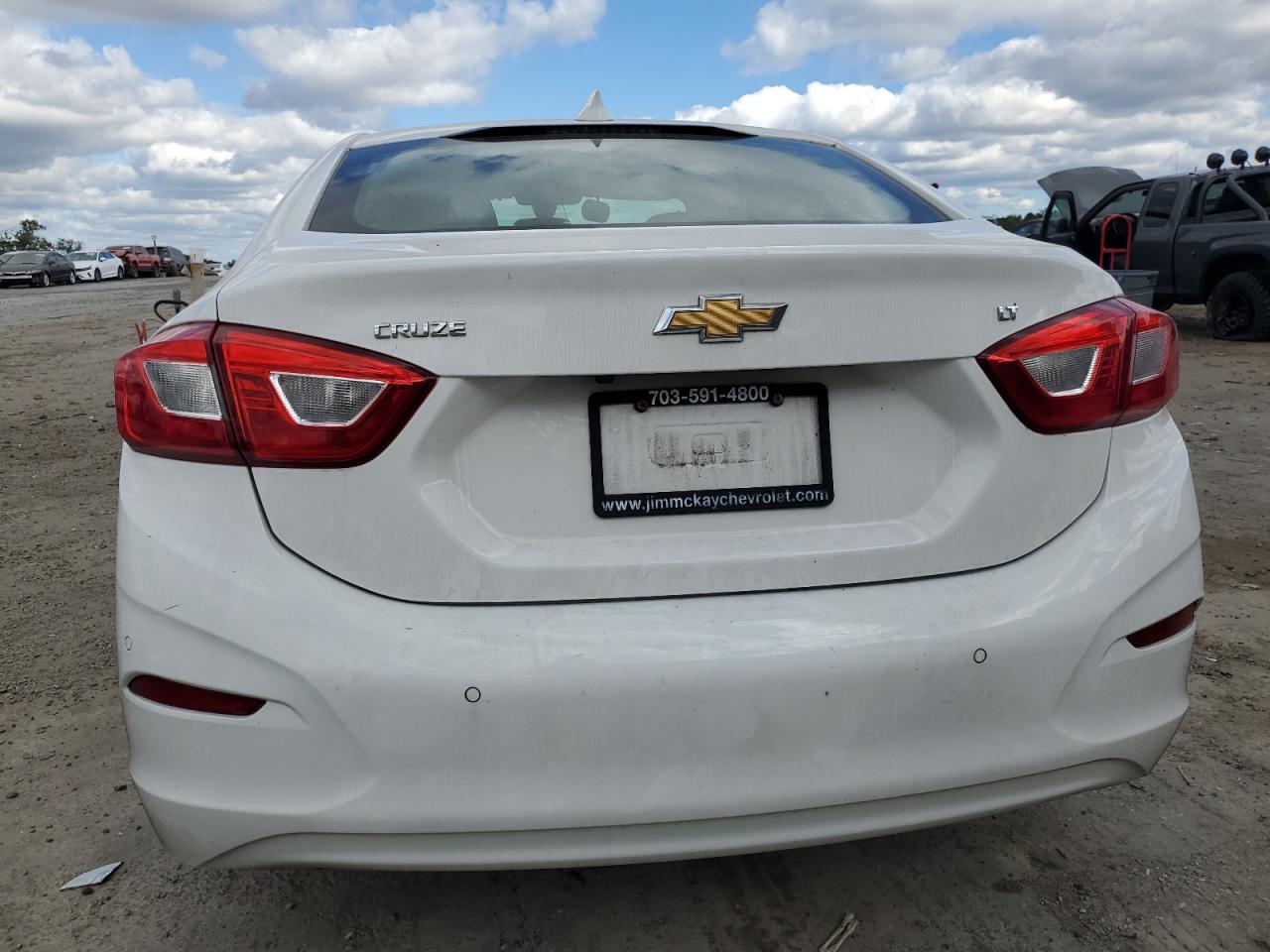 2018 Chevrolet Cruze Lt VIN: 1G1BE5SM6J7102332 Lot: 76171344