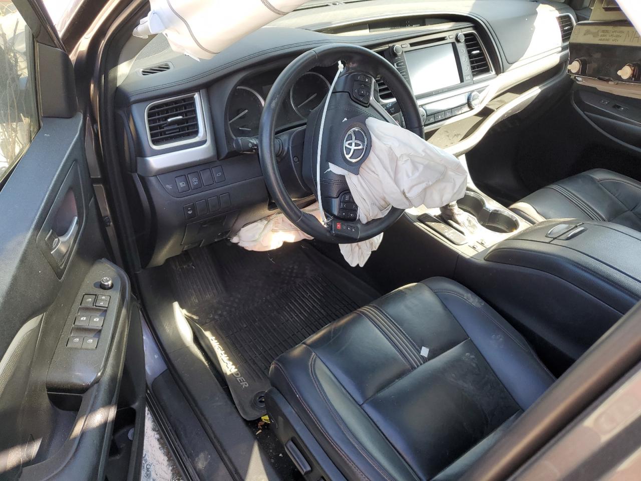 2019 Toyota Highlander - Image 8