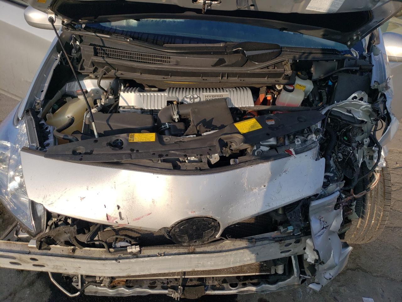 2015 Toyota Prius - Image 12
