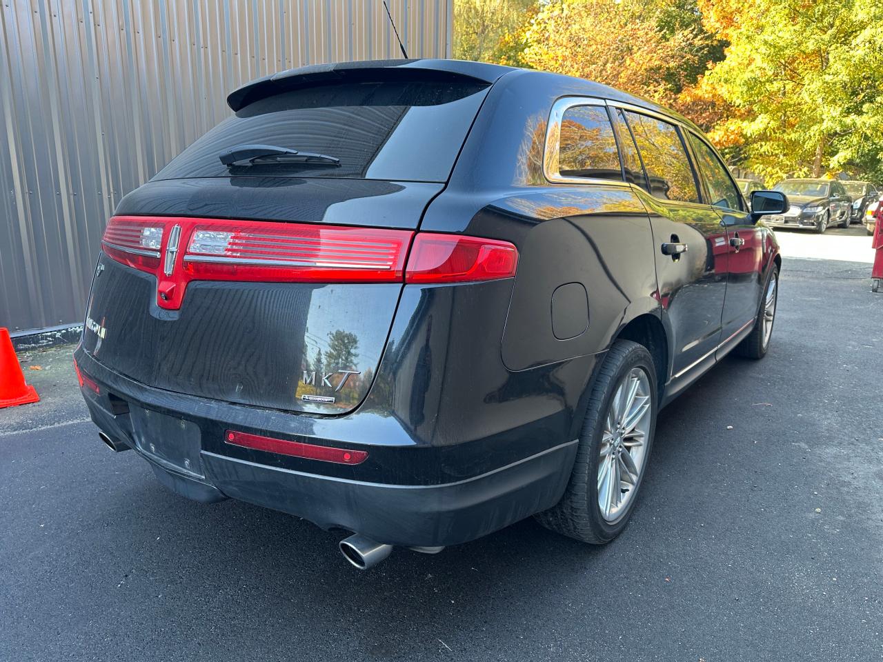 2016 Lincoln MKT - Image 4
