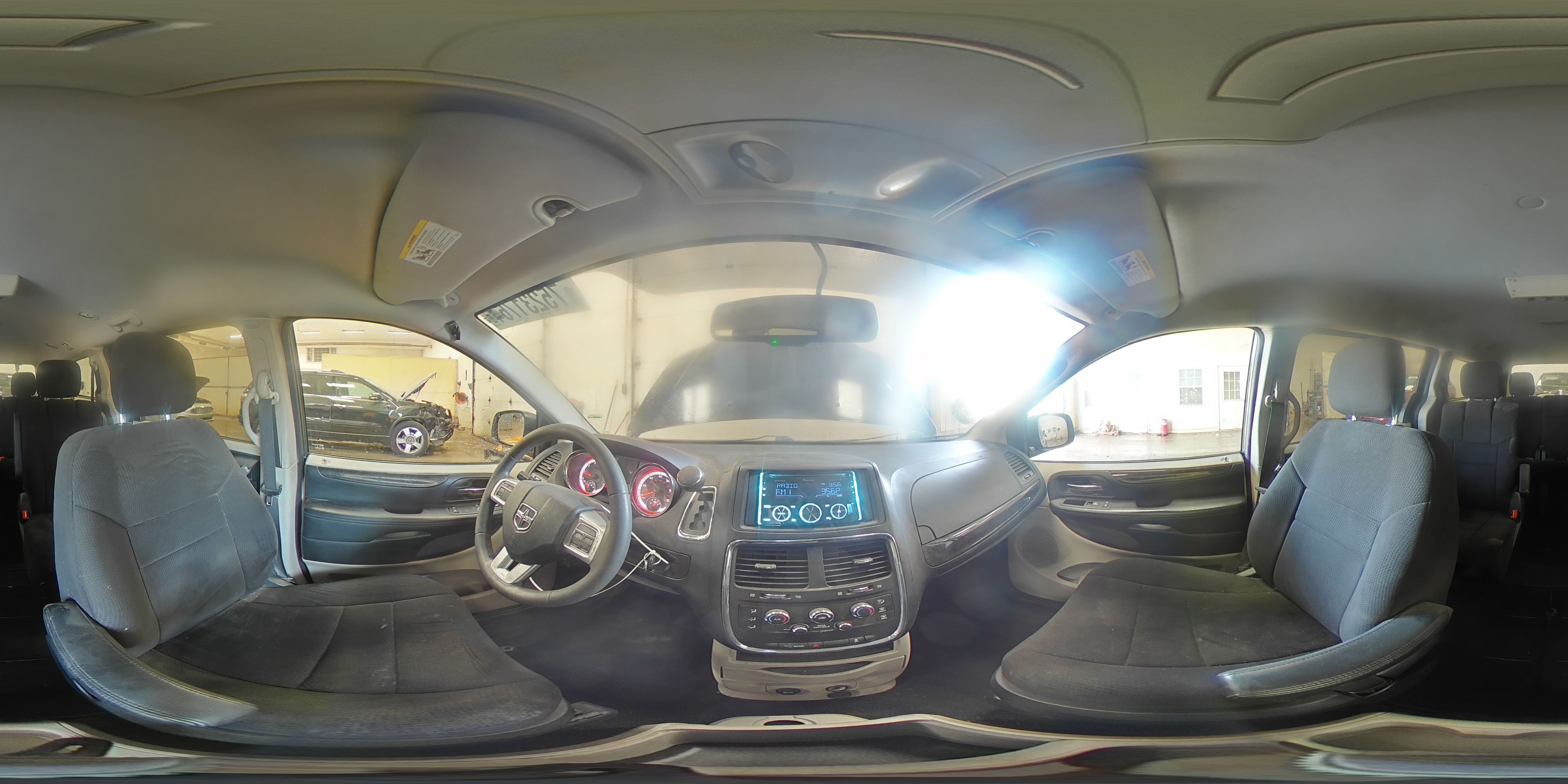 2012 Dodge Caravan - Image 16