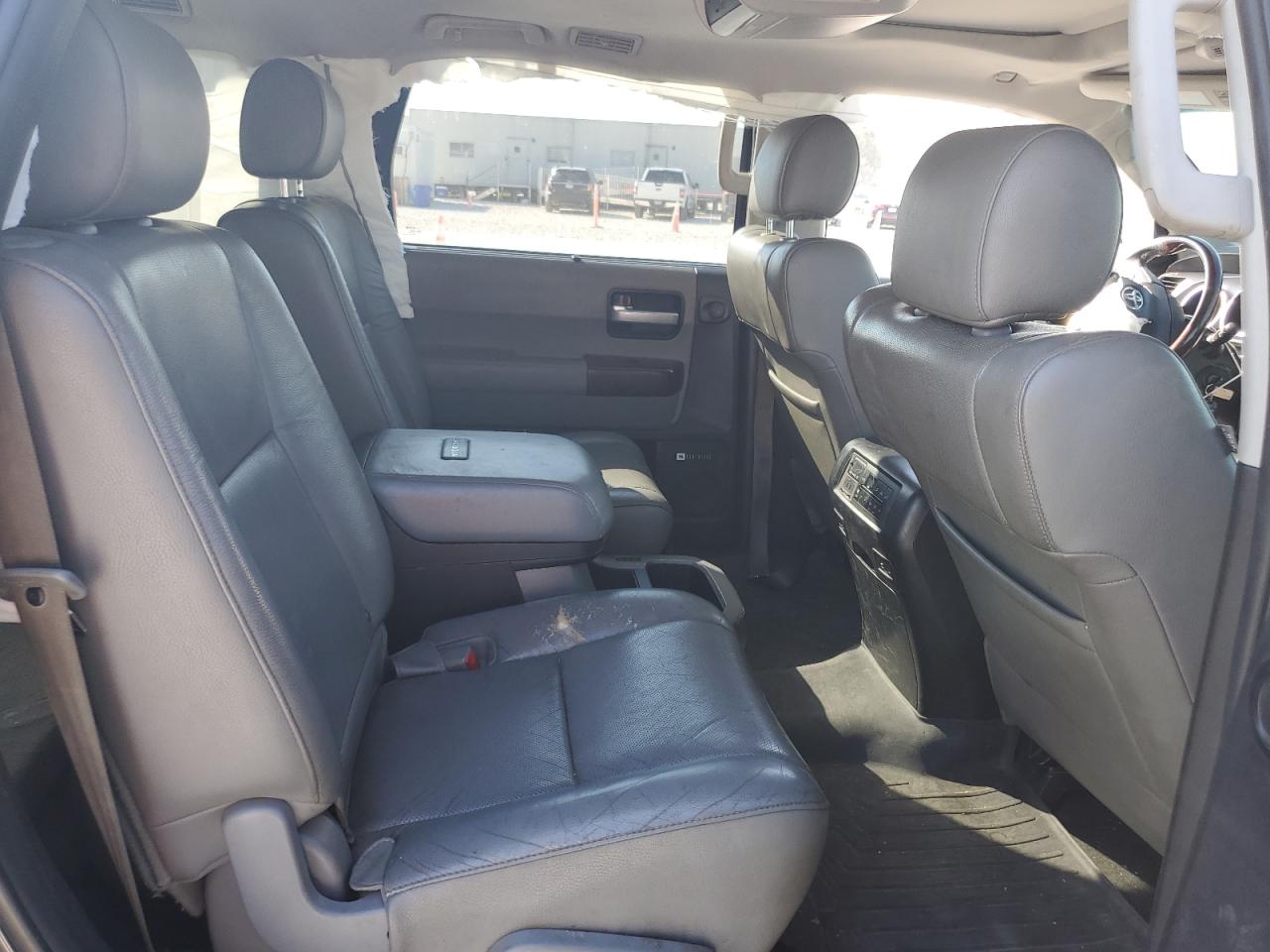 5TDDW5G19FS122843 2015 Toyota Sequoia Platinum