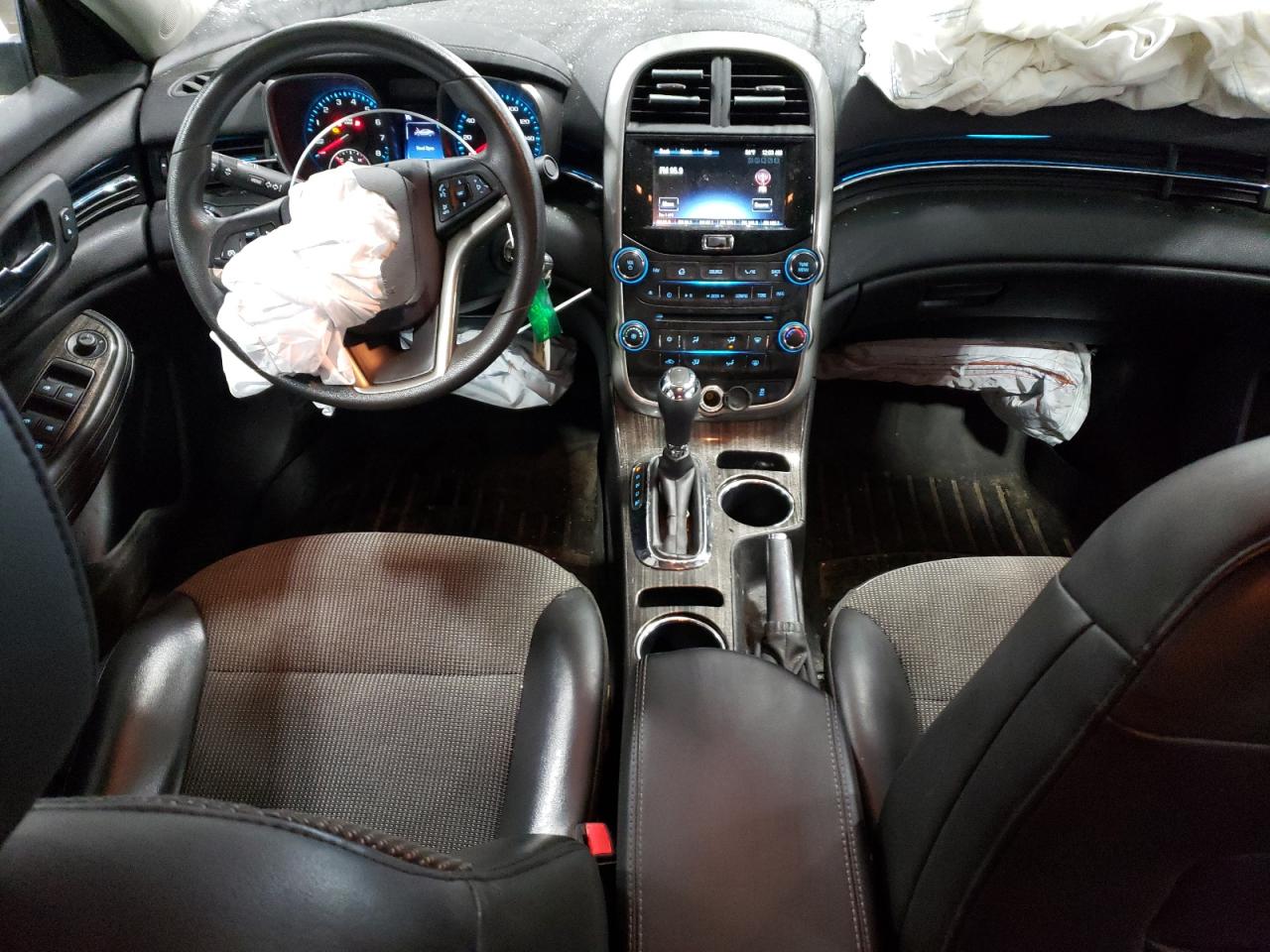 2016 Chevrolet Malibu - Image 8