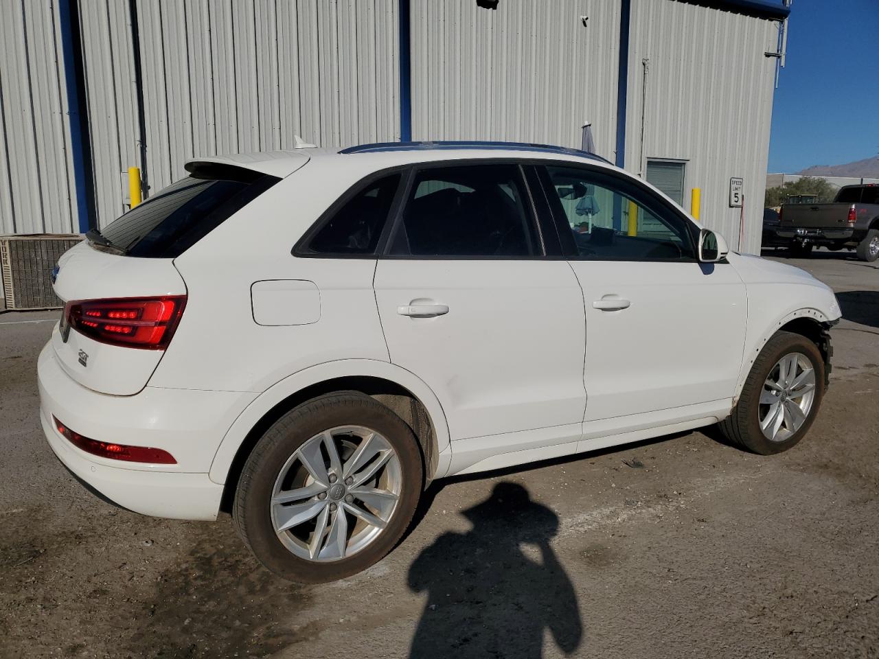 VIN WA1ECCFS1HR011257 2017 AUDI Q3 no.3