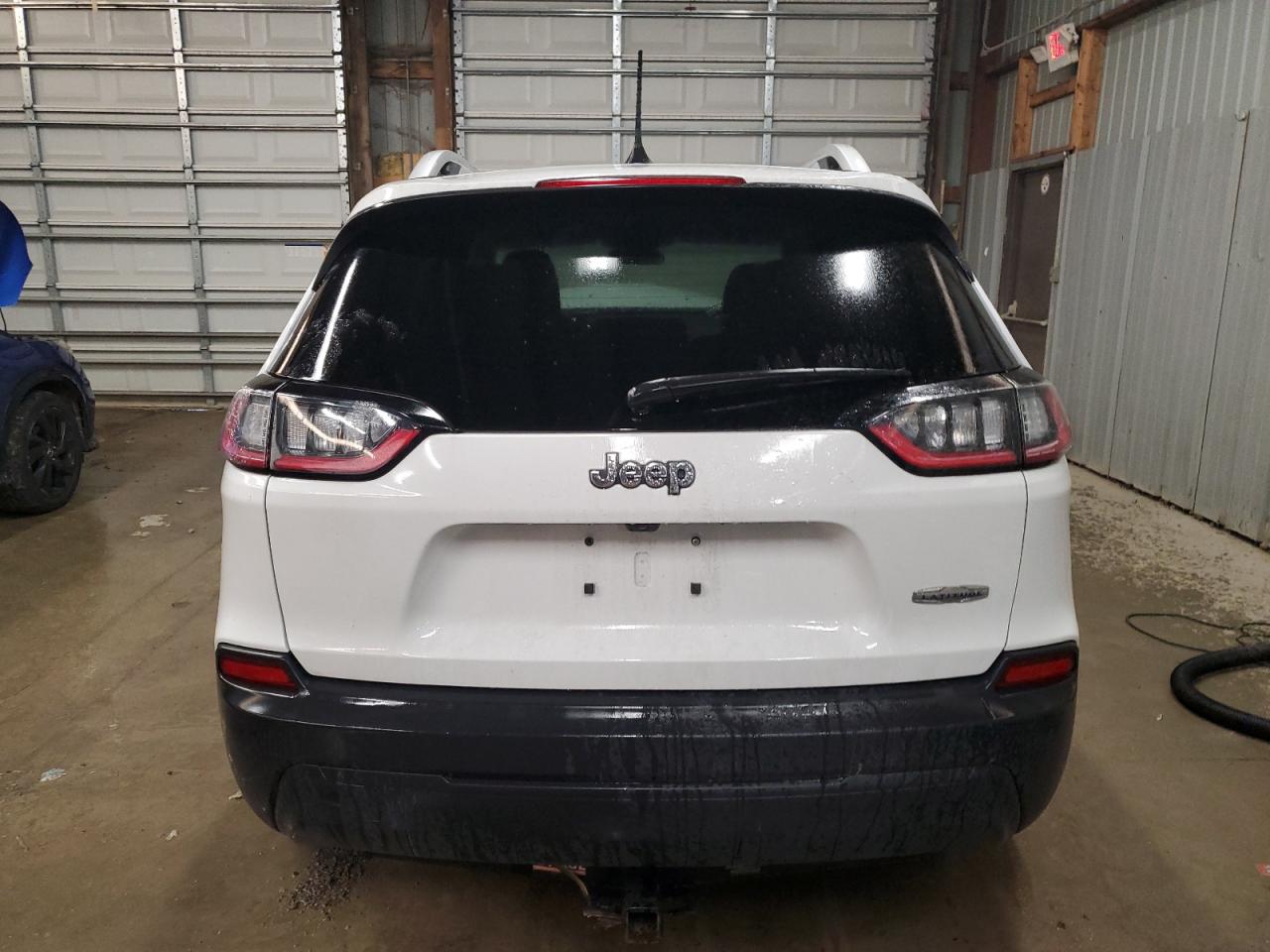 1C4PJLCB8KD396314 2019 Jeep Cherokee Latitude