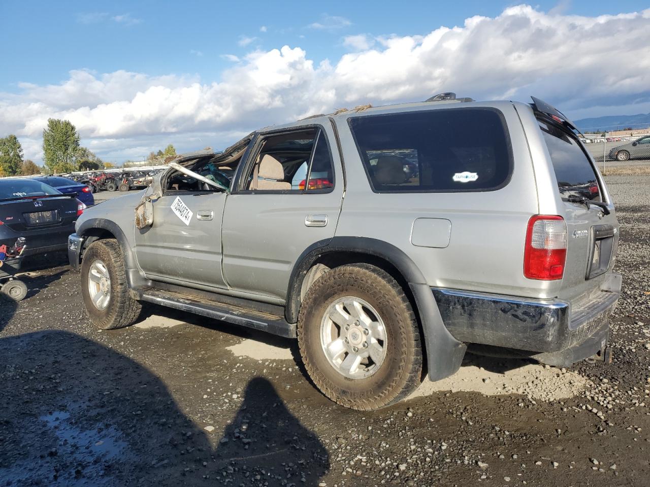 2000 Toyota 4Runner - Image 2