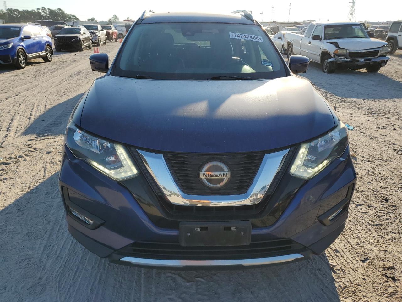 2018 Nissan Rogue - Image 5