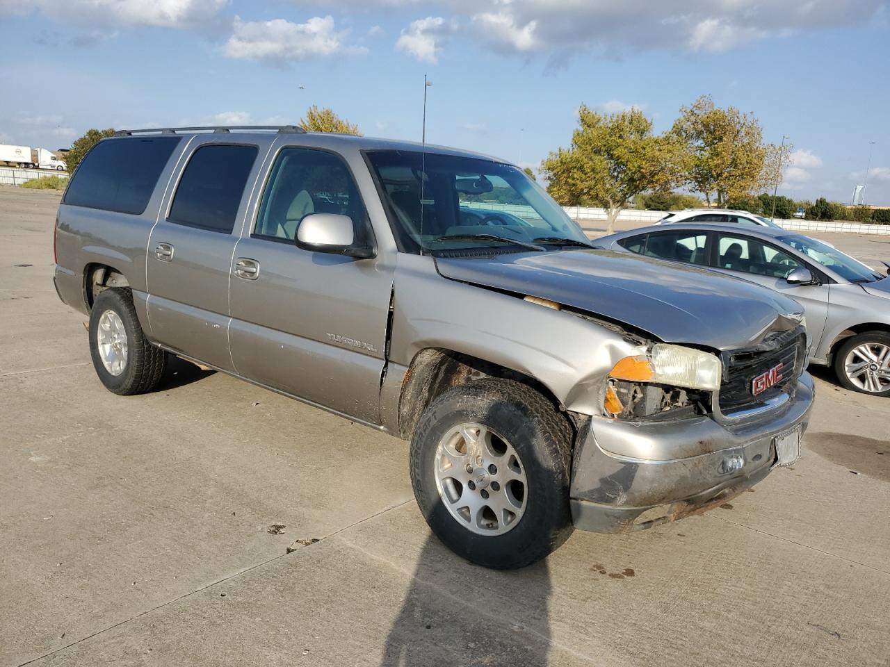 2003 GMC Yukon - Image 4