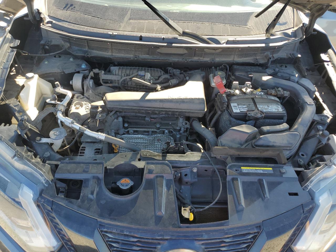 2018 Nissan Rogue - Image 12
