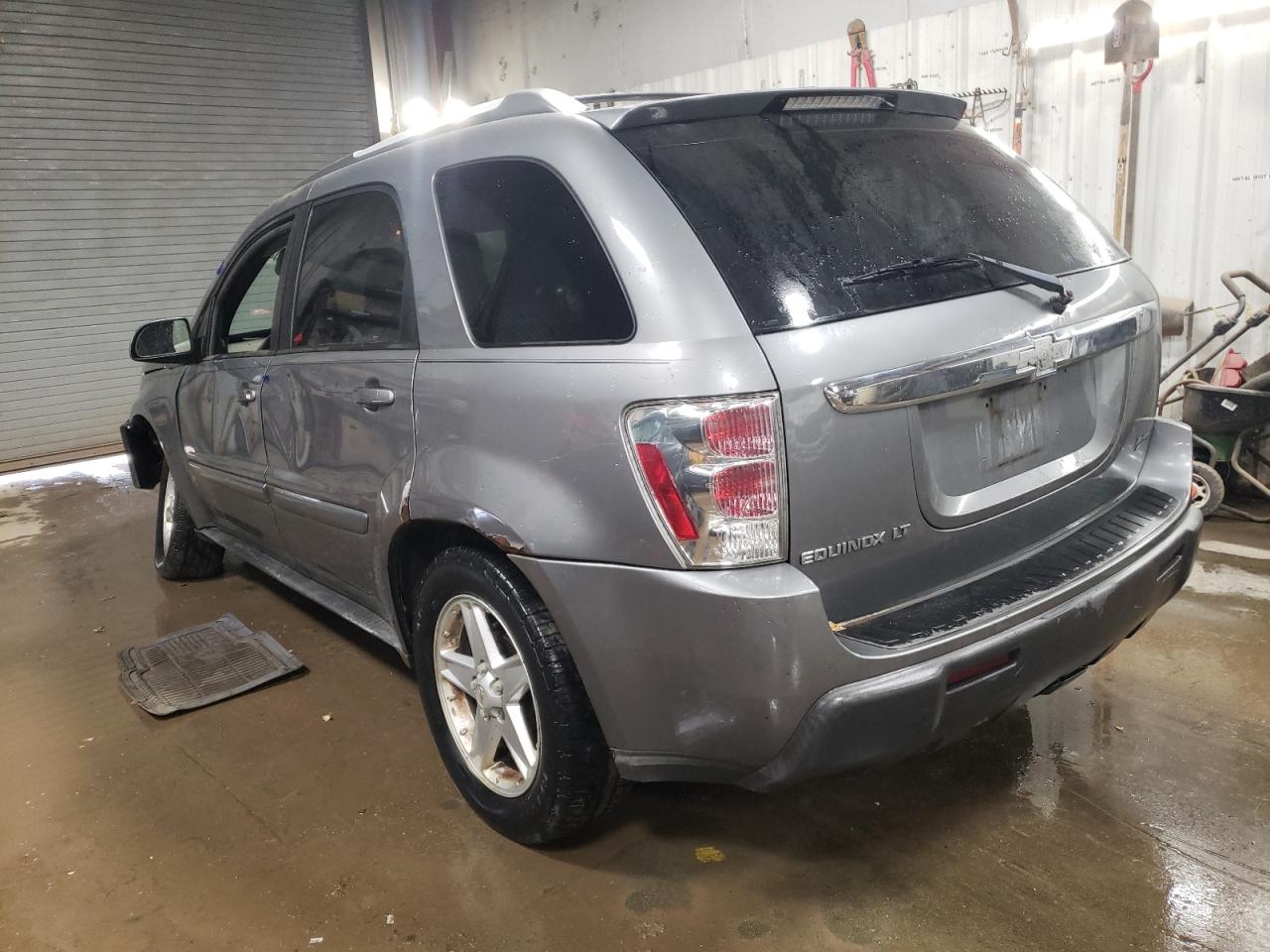 2005 Chevrolet Equinox - Image 2