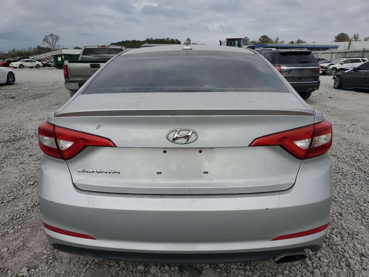 2015 Hyundai Sonata - Image 6