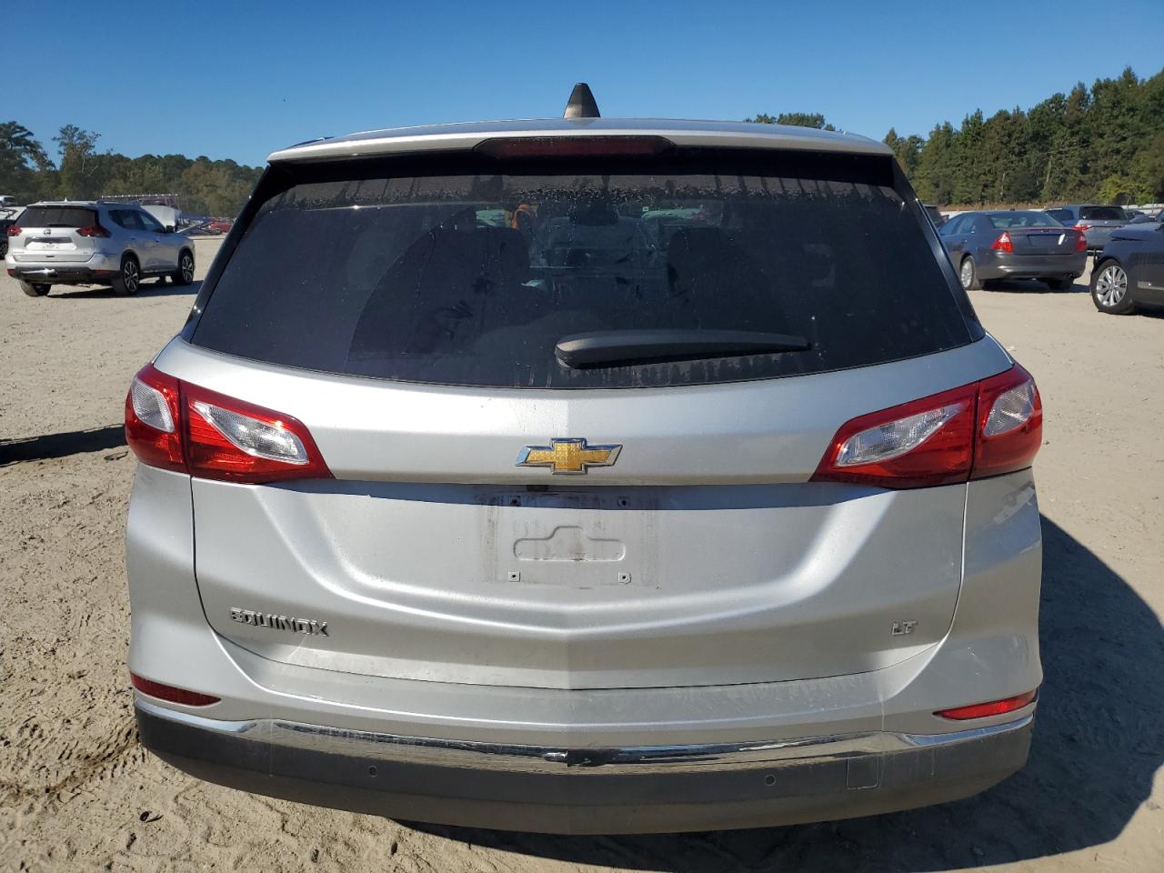 2GNAXJEV2J6212747 2018 Chevrolet Equinox Lt