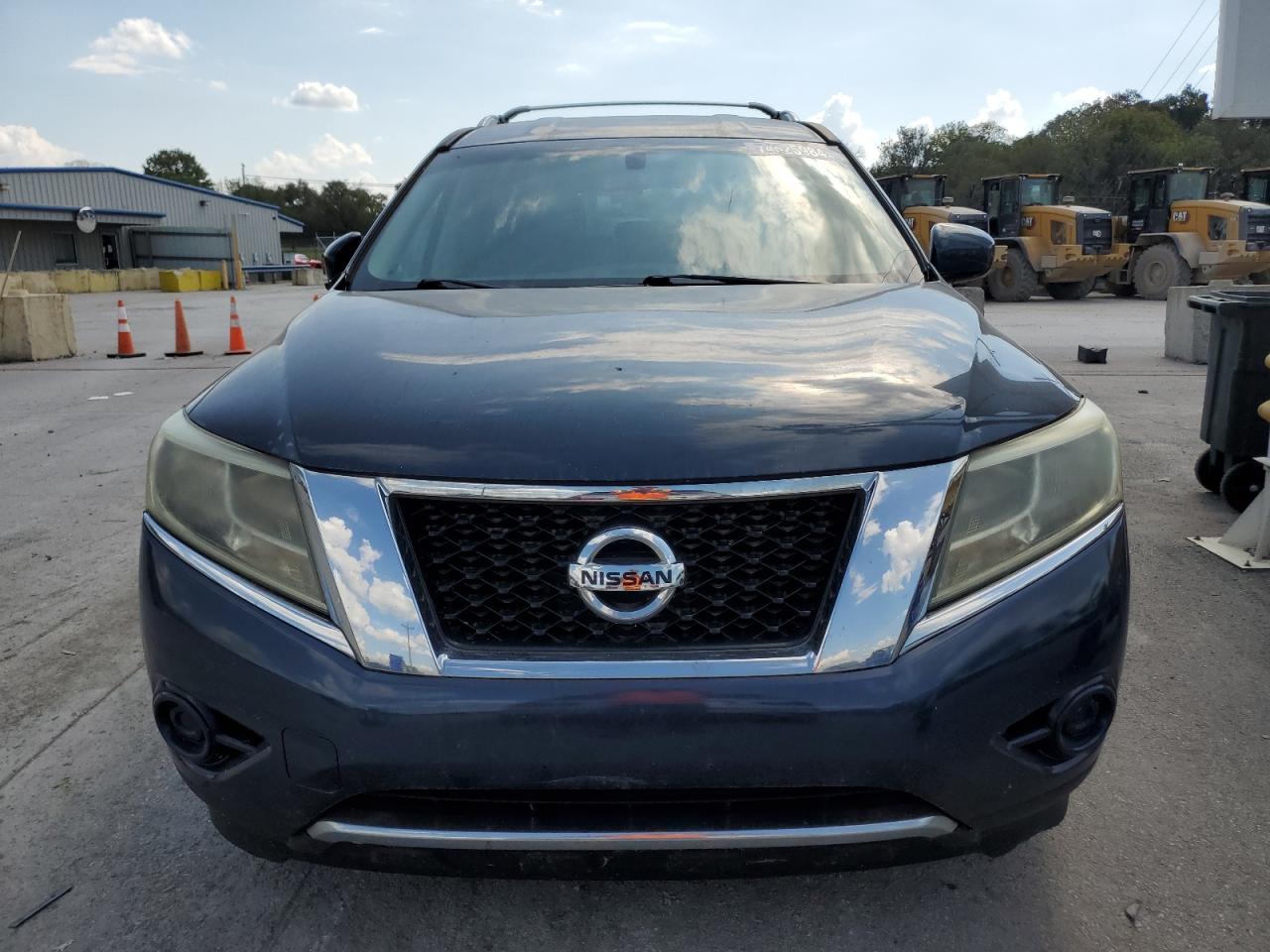 2014 Nissan Pathfinder - Image 5