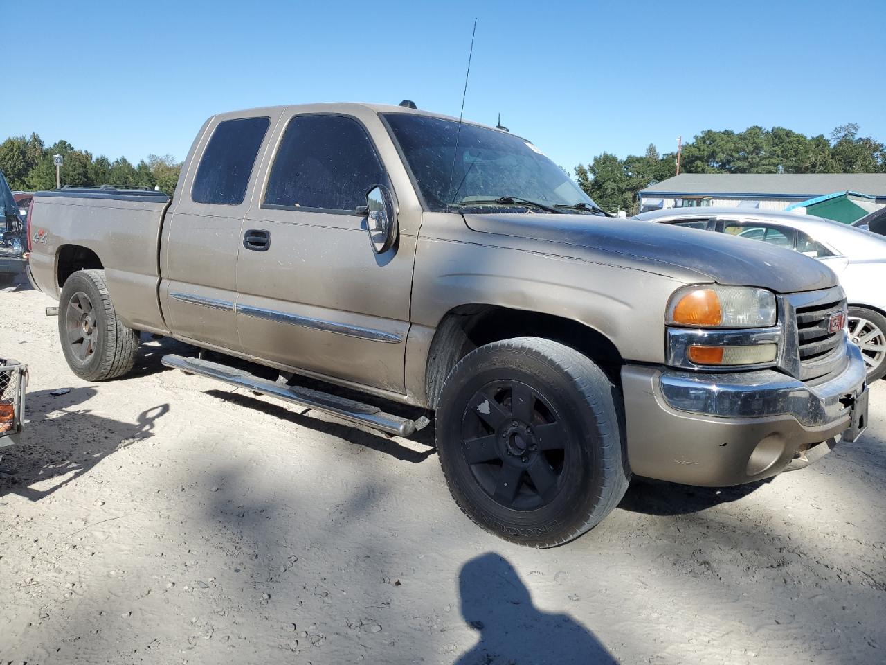 2004 GMC Sierra - Image 4