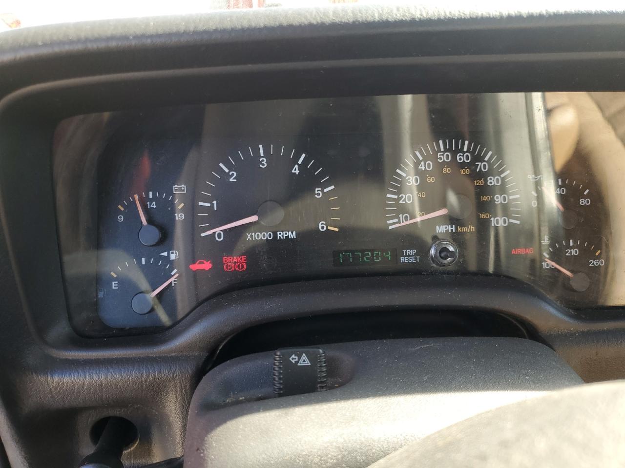 2000 Jeep Grand Cherokee - Image 9