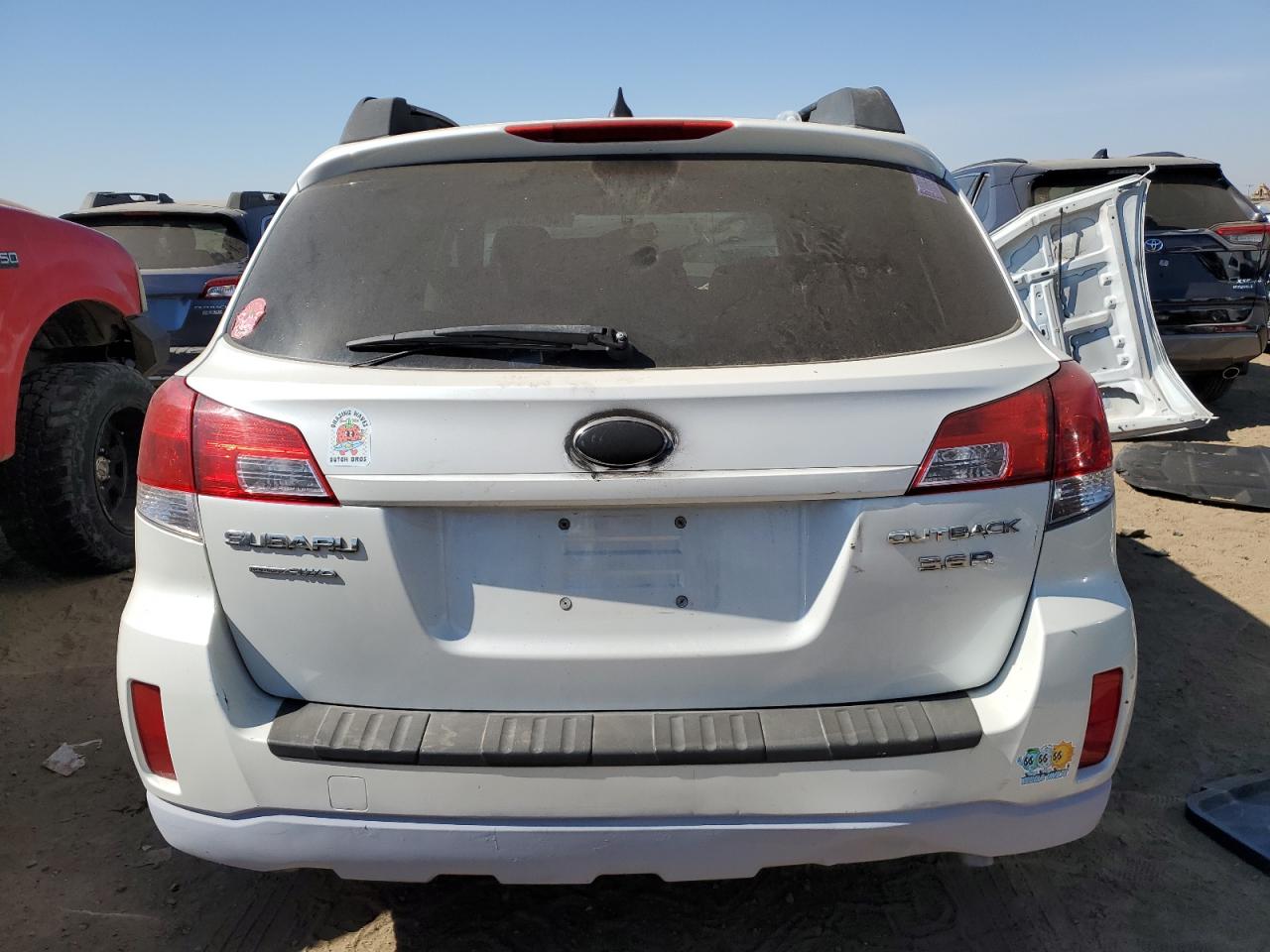 2011 Subaru Outback - Image 6