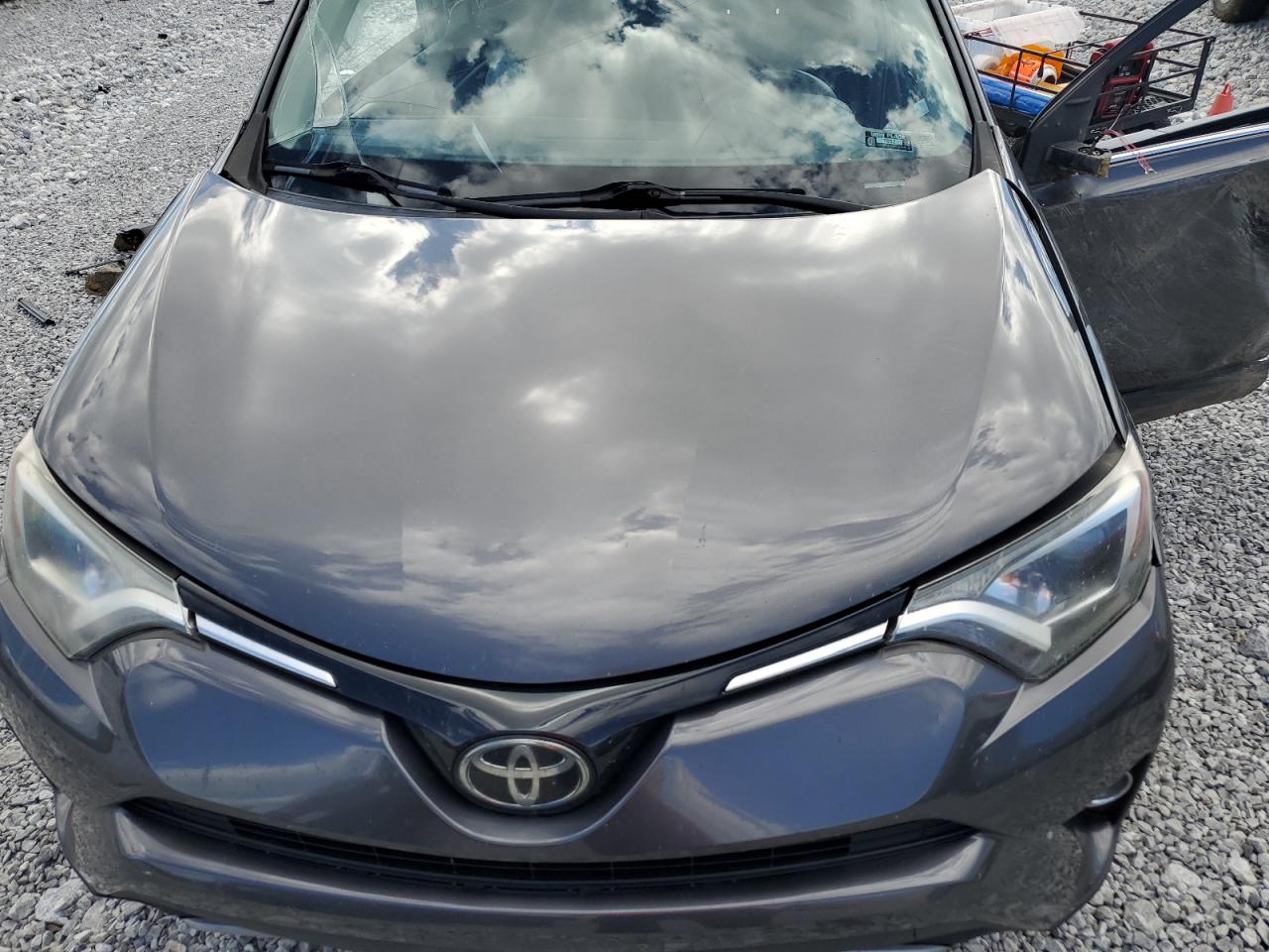 2017 Toyota Rav4 Xle VIN: 2T3RFREV1HW666287 Lot: 73652264