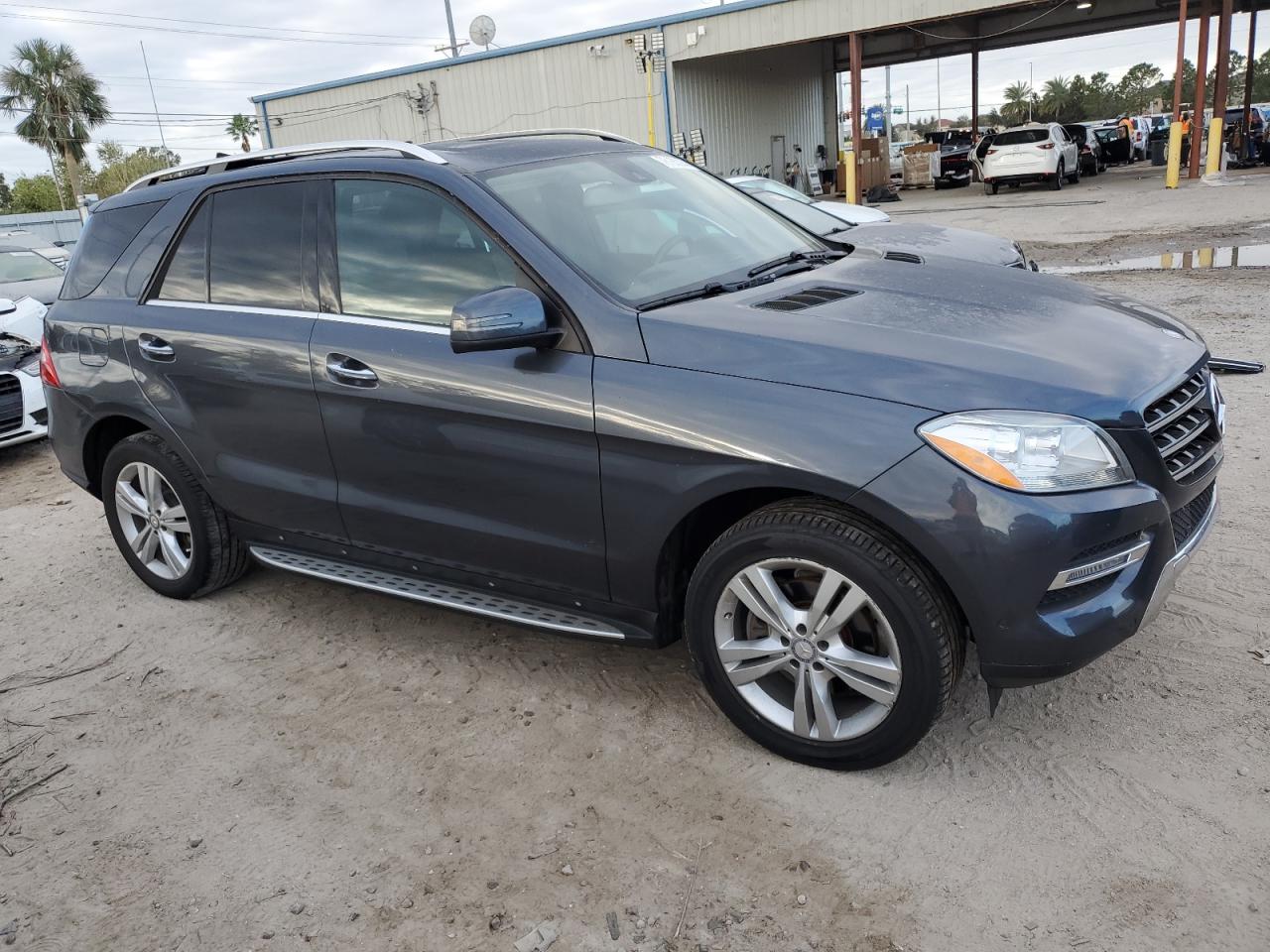 VIN 4JGDA2EB9EA318460 2014 MERCEDES-BENZ M-CLASS no.4