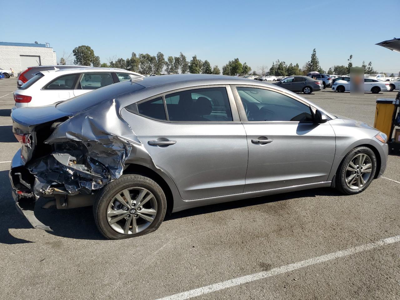 2018 Hyundai Elantra - Image 3