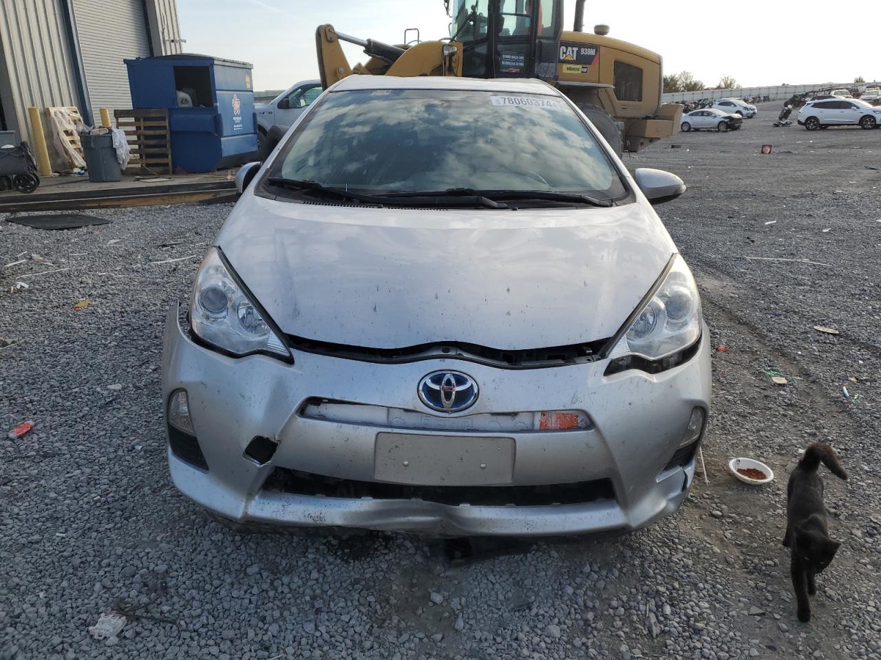 2012 Toyota Prius - Image 5