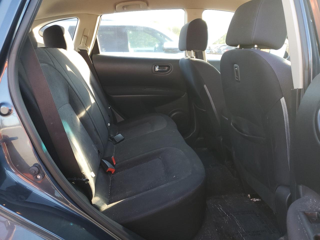 2015 Nissan Rogue - Image 10