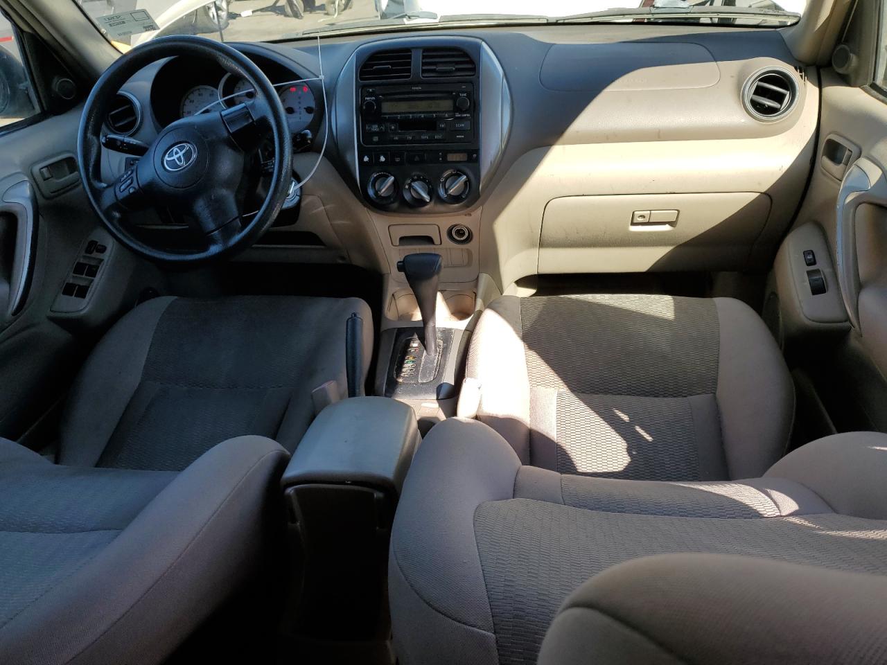 2004 Toyota RAV 4 - Image 8