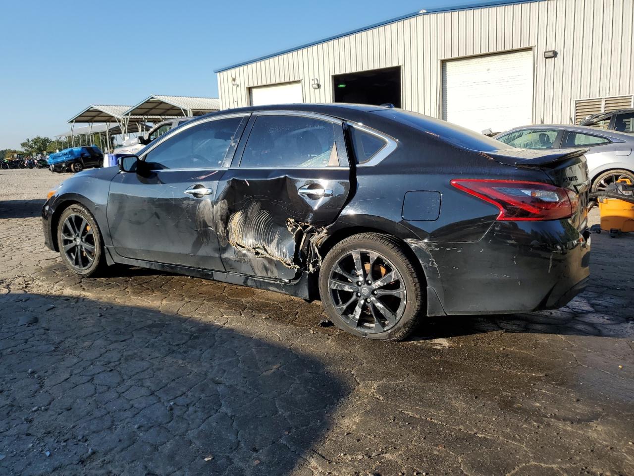 2018 Nissan Altima - Image 2