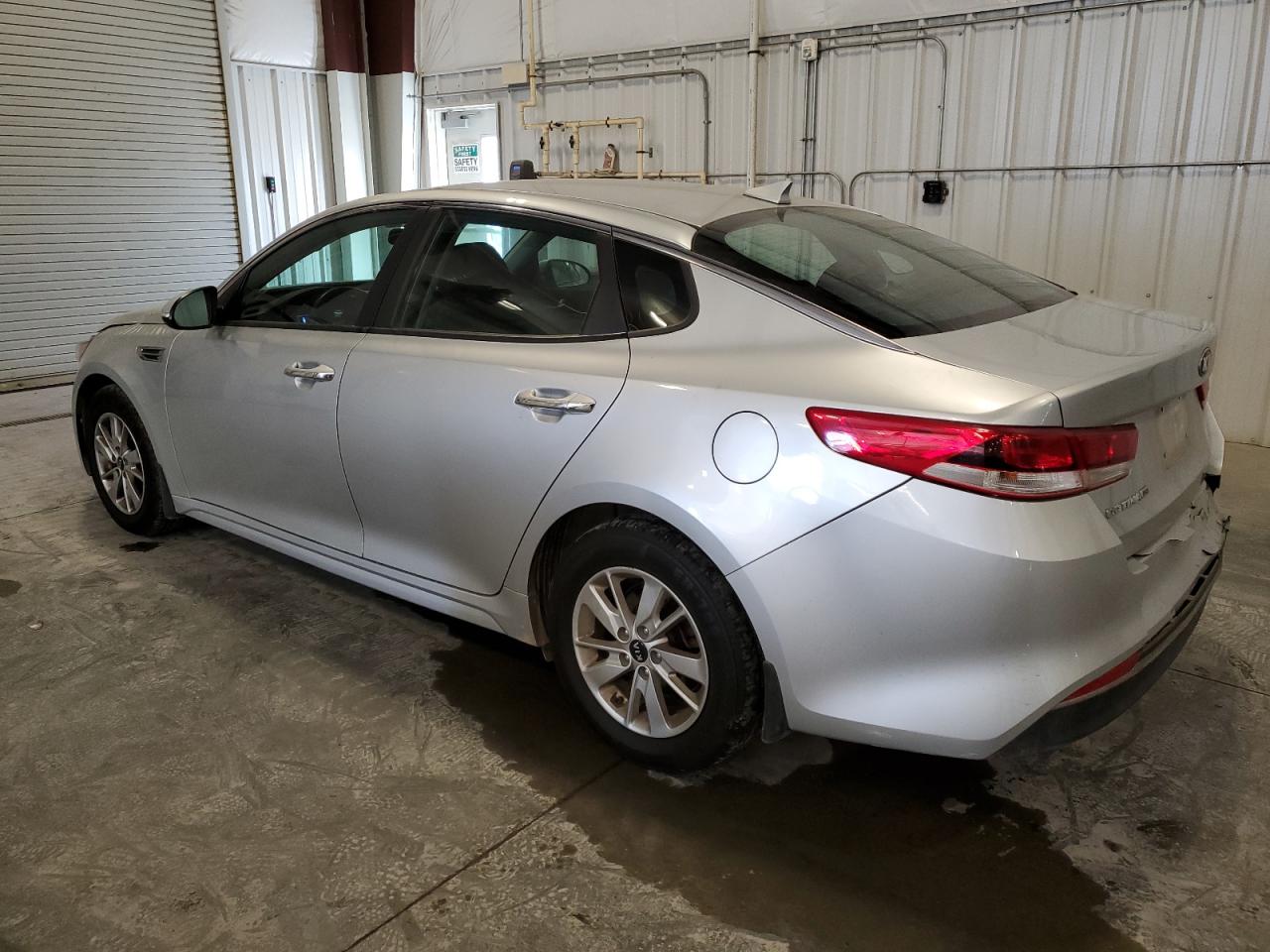 VIN 5XXGT4L38HG176677 2017 KIA OPTIMA no.2